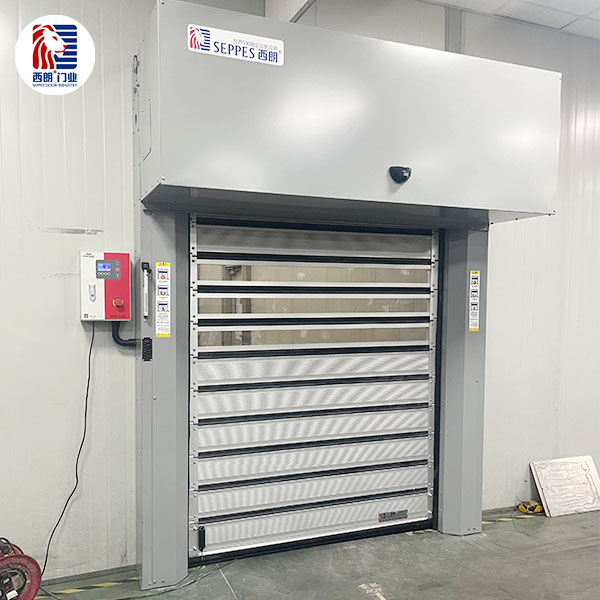 工厂大门别选错！手动平移门进灰又进虫，升级硬质快速门，智能感应+四周密封全在线
