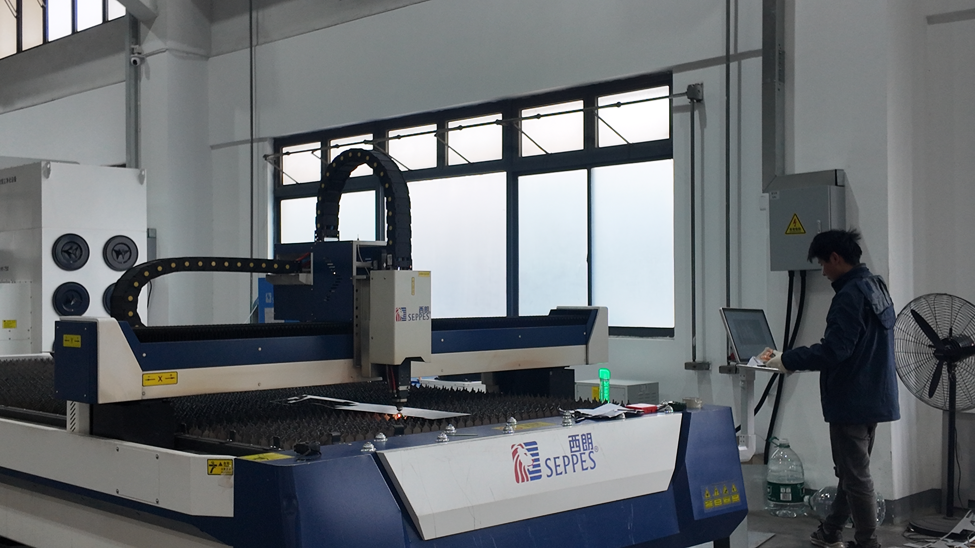 激光切割，一体式成型