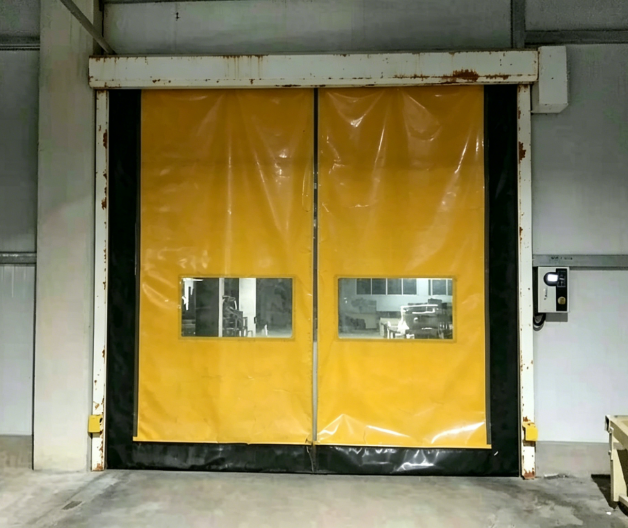 下图为别家劣质拉链快速门